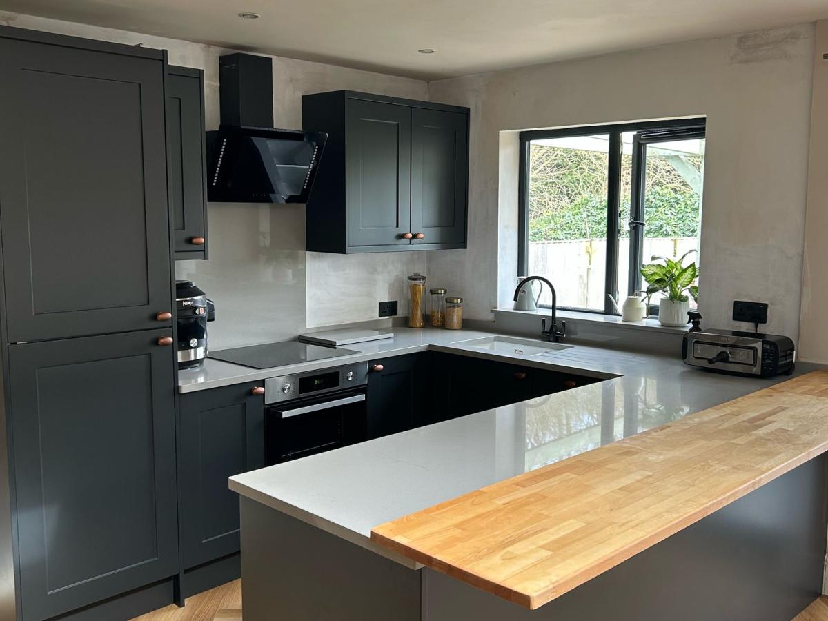 Jo - Charcoal Shaker With Quartz Worktops - Winnington, Cheshire